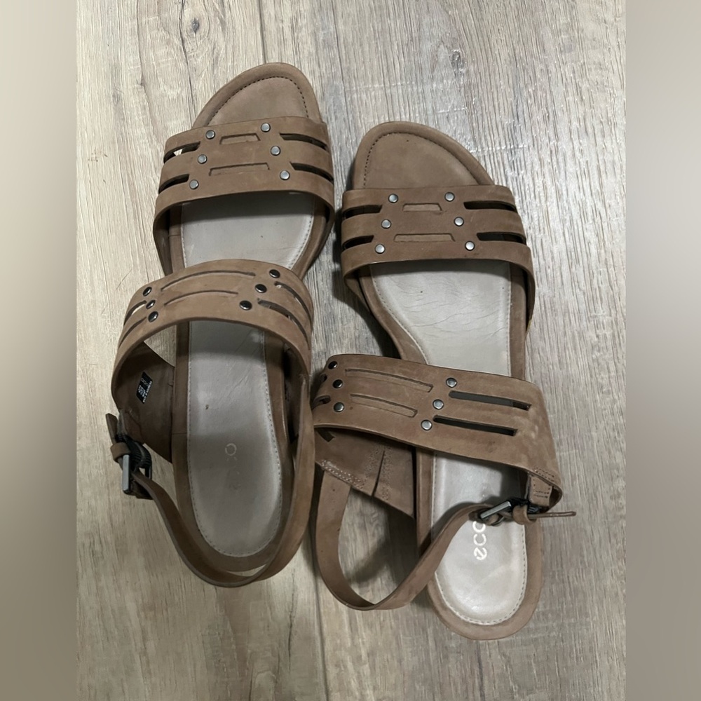 Ecco wedge sandals in brown, size 41.